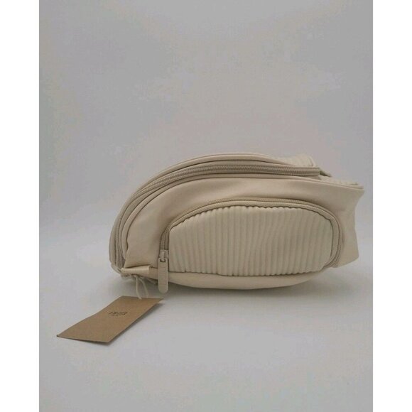 DEZI Skin Pack It All Multi Purpose Hanging Travel Bag Soft Hook PU Leather - Picture 3 of 13